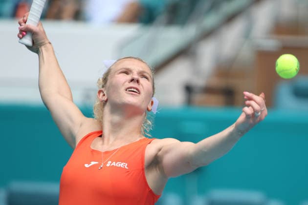 March 29, 2026, Miami Gardens, Florida, USA: KATERINA SINIAKOVA (CZE) serves the ball during her women s doubles finals match against SARA ERRANI (ITA) and JASMINE PAOLINI (ITA) at the Miami Open at Hard Rock Stadium in Miami Gardens, Florida. Miami Gardens USA - ZUMAv151 20260329_zsp_v151_014 Copyright: xLorenzoxVasquezx