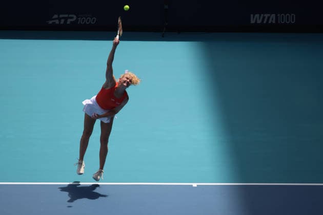March 29, 2026, Miami Gardens, Florida, USA: KATERINA SINIAKOVA (CZE) serves the ball during her women s doubles finals match against SARA ERRANI (ITA) and JASMINE PAOLINI (ITA) at the Miami Open at Hard Rock Stadium in Miami Gardens, Florida. Miami Gardens USA - ZUMAv151 20260329_zsp_v151_015 Copyright: xLorenzoxVasquezx
