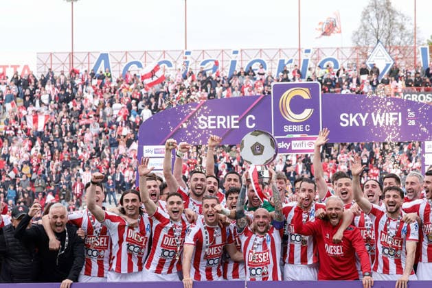 L.R. Vicenza s players celebrate their victory at the end of the match during the match of 34th day of the Serie C Championship between L.R. Vicenza vs Union Brescia at the Romeo Menti Stadium on 29 March 2026 in Vicenza, VI.  Copyright: xEmanuelexPennacchio IPAxSportx xipa-agency.netx xx IPA_73613595 IPA_Agency_IPA73613595