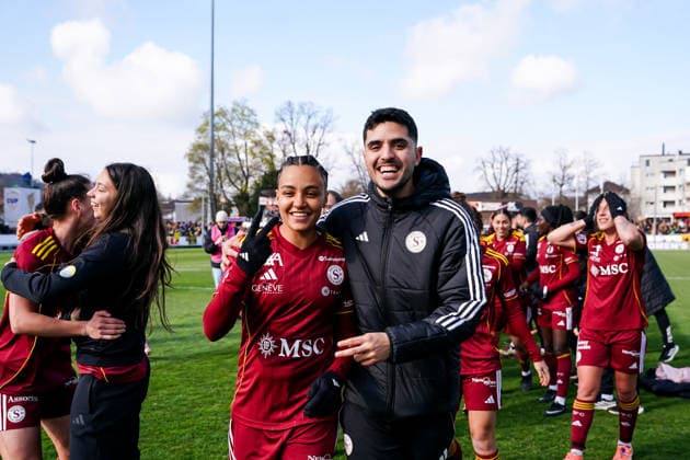 Switzerland AXA Womens Cup Final 2025 26, BSC YB Women vs Servette FC Chenois Feminin Schützenwiese, Winterthur Players of Servette celebrate their victory after the final whistle celebration Maeva Stacy Salomon 7 Servette Copyright: xDanielaxPorcellix