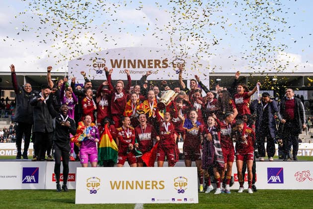 Switzerland AXA Womens Cup Final 2025 26, BSC YB Women vs Servette FC Chenois Feminin Schützenwiese, Winterthur Players of Servette celebrate the victory during the trophy ceremony Copyright: xDanielaxPorcellix