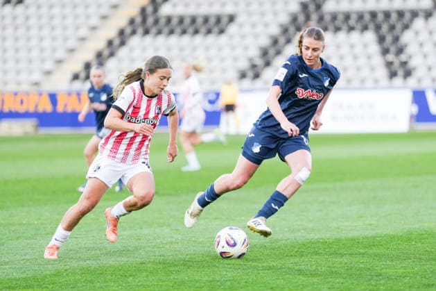 Google Pixel Womens Bundesliga SC Freiburg vs TSG Hoffenheim, 29 03 2026 duel between Nia Szenk SC Freiburg, 19 and one Lisann Kaut TSG 1899 Hoffenheim, 4 Google Pixel Womens Bundesliga SC Freiburg vs TSG Hoffenheim, Dreisamstadion, 29 03 2026 DFB DFL REGULATIONS PROHIBIT ANY USE OF PHOTOGRAPHS AS IMAGE SEQUENCES AND OR QUASI VIDEO Copyright: xBEAUTIFULxSPORTS Boscox