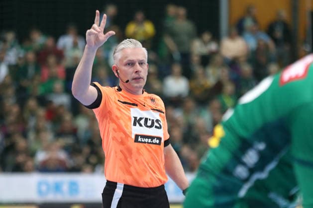 Handball DAIKIN HBL, SC DHfK Leipzig ThSV Eisenach 29 03 2026 Referee Robert Schulze Handball, DAIKIN HBL, 1 Bundesliga, Season 2025 2026, Matchday 26 SC DHfK Leipzig vs ThSV Eisenach on 29 03 2026 at Quarterback Immobilien Arena Leipzig Copyright: xBEAUTIFULxSPORTS JanxKaeferx