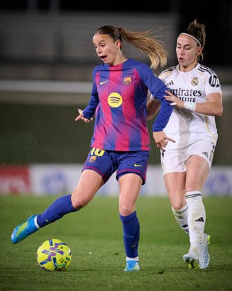 Real Madrid CF™s Athenea del Castillo (r) and FC Barcelona, Barca Ä™s Clara Serrajordi during La Liga F match. March 29 ,2025. (20260329080)