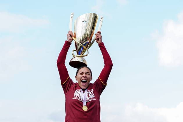 Switzerland AXA Womens Cup Final 2025 26, BSC YB Women vs Servette FC Chenois Feminin Schützenwiese, Winterthur Players of Servette celebrate their victory and pose with the trophy Copyright: xDanielaxPorcellix