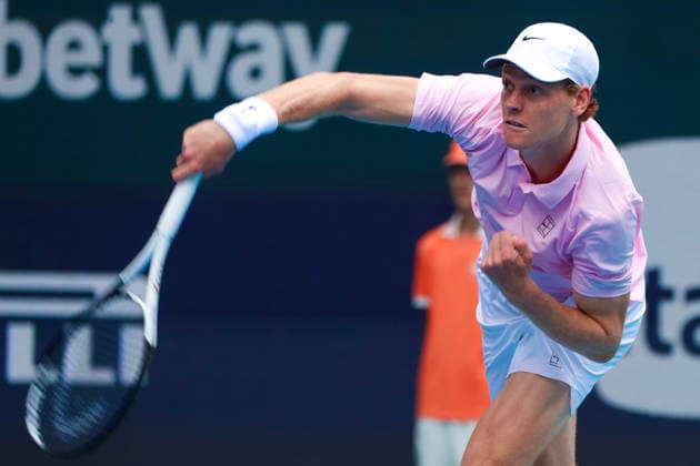 MIAMI GARDENS, FL - MARCH 29: Yannik Sinner in action during the men™s final singles match against Jiri Lehecka (CZE) (not pictured) at the Miami Open on March 29, 2026, at Hard Rock Stadium in Miami Gardens, Florida,(Photo by Chris Arjoon Icon Sportswire) TENNIS: MAR 29 Miami Open EDITORIAL USE ONLY Icon2603290010009