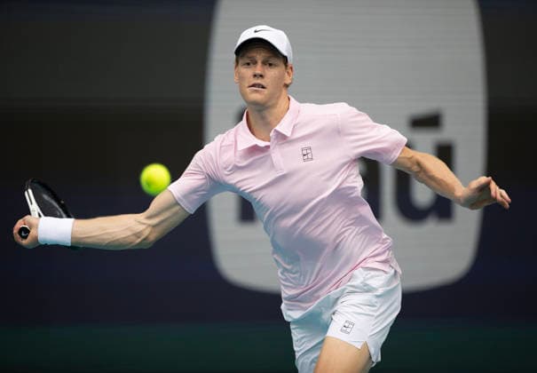 March 29, 2026, Miami Gardens, Fl, United States: MIAMI GARDENS, FL - MARCH 29: Jannik Sinner hits the ball against Jiri Lehecka in the finals during the Miami Open at Hard Rock Stadium on March 29, 2026 in Miami Gardens, Florida. Miami Gardens United States - ZUMAt139 20260329_aaa_t139_038 Copyright: xMichaelxPimentel IsixPhotosx