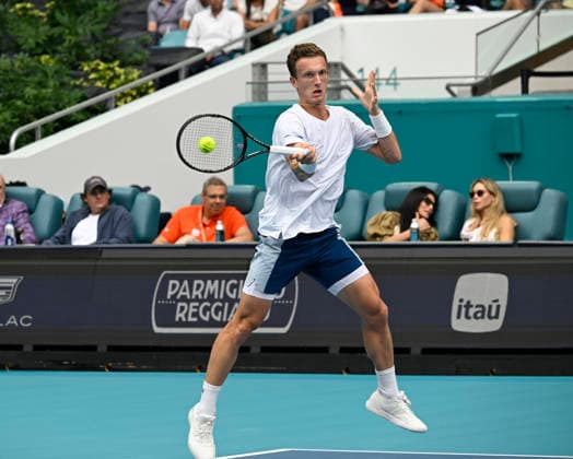 MIAMI GARDENS, FL - MARCH 29: Jiri Lehecka of the Czech Republic returns a shot to Jannik Sinner of Italy during the men s singles final tennis match at the Miami Open on March 29, 2026, at Hard Rock Stadium in Miami Gardens, Florida. (Photo by Michele Eve Sandberg Icon Sportswire) TENNIS: MAR 29 Miami Open EDITORIAL USE ONLY Icon2603290894