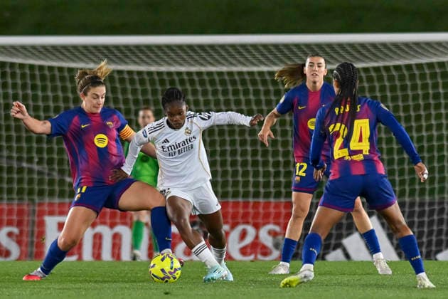 March 30, 2026, Madrid, Madrid, Spain: LINDA CAICEDO of Real Madrid Femenino CF disputes a ball ALEXIA PUTELLAS SEGURA of FC Barcelona, Barca Femenino during the Spanish Women League, Liga F, football match played between REAL MADRID 0 Vs FC BARCELONA 3 at Alfredo Di Stefano stadium on march 29, 2026, in Valdebebas, Madrid, Spain. Madrid Spain - ZUMAc312 20260330_zsp_c312_019 Copyright: xOscarxManuelxSanchezx