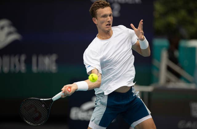 March 29, 2026, Miami Gardens, Fl, United States: MIAMI GARDENS, FL - MARCH 29: Jiri Lehecka hits the ball against Jannik Sinner in the finals during the Miami Open at Hard Rock Stadium on March 29, 2026 in Miami Gardens, Florida. Miami Open  - ZUMAt139 20260329_aaa_t139_035 Copyright: xMichaelxPimentel IsixPhotosx
