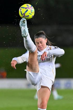 March 29, 2026, Madrid, Spain: MARIA MENDEZ FERNANDEZ of Real Madrid Femenino CF clears the ball during a Spanish Women League, Liga F, football match against FC Barcelona, Barca at Alfredo Di Stefano stadium. Women s Soccer 2026: Real Madrid 2:6 FC Barcelona  - ZUMAc312 20260329_zsp_c312_012 Copyright: xOscarxManuelxSanchezx