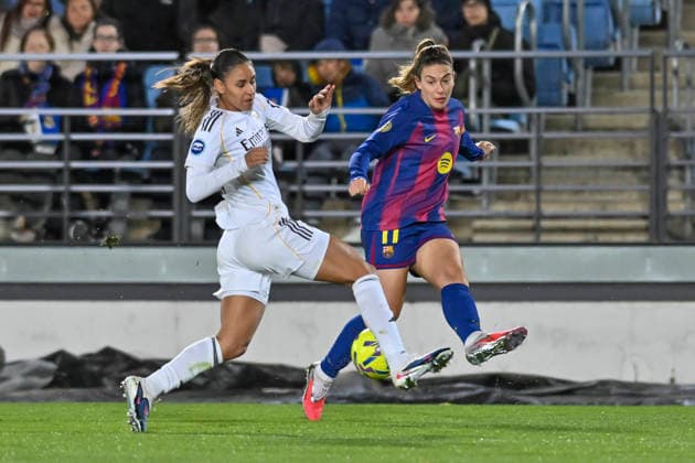 March 30, 2026, Madrid, Madrid, Spain: ALEXIA PUTELLAS SEGURA of FC Barcelona, Barca Femenino pases the ball during the Spanish Women League, Liga F, football match played between REAL MADRID 0 Vs FC BARCELONA 3 at Alfredo Di Stefano stadium on march 29, 2026, in Valdebebas, Madrid, Spain. Spanish Women League REAL MADRID 0 Vs FC BARCELONA 3 (03.29.26)  - ZUMAc312 20260330_zsp_c312_057 Copyright: xOscarxManuelxSanchezx