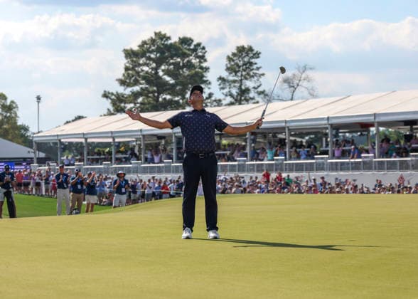 HOUSTON, TX - MARCH 29: Gary Woodland (USA) celebrates his victory during the final round of the Texas Children s Houston Open on March 29, 2026, at Memorial Park Golf Course, Houston, Texas(Photo by Leslie Plaza Johnson Icon Sportswire) GOLF: MAR 29 PGA, Golf Herren Texas Children s Houston Open EDITORIAL USE ONLY Icon2603291114