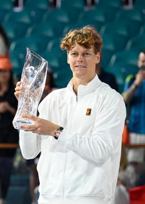 MIAMI GARDENS, FL - MARCH 29: Jannik Sinner of Italy celebrates winning the menÕs singles final of the Miami Open on March 29. 2026, at Hard Rock Stadium in Miami Gardens, Florida. (Photo by Michele Eve Sandberg Icon Sportswire) TENNIS: MAR 29 Miami Open EDITORIAL USE ONLY Icon2603290903