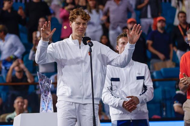 MIAMI GARDENS, FL - MARCH 29: Jannik Sinner talks to the crowd after his men™s final singles match against Jiri Lehecka (CZE) (not pictured) at the Miami Open on March 29, 2026, at Hard Rock Stadium in Miami Gardens, Florida,(Photo by Chris Arjoon Icon Sportswire) TENNIS: MAR 29 Miami Open EDITORIAL USE ONLY Icon2603290010076