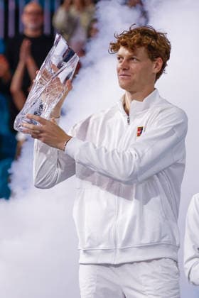 MIAMI GARDENS, FL - MARCH 29: Jannik Sinner poses with the Butch Buchholz men™s singles Championship trophy at the Miami Open on March 29, 2026, at Hard Rock Stadium in Miami Gardens, Florida,(Photo by Chris Arjoon Icon Sportswire) TENNIS: MAR 29 Miami Open EDITORIAL USE ONLY Icon2603290010079