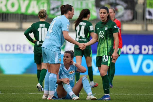 Wolfsburg, Germany 29 March 2026 1 Womens Bundesliga 22 Matchday VfL Wolfsburg vs Union Berlin Pictured from left Hannah Eurlings Union Berlin , Nele Bauereisen Union Berlin and Judit Pujols VfL Copyright: HMBxMedia MadeleinexFantini