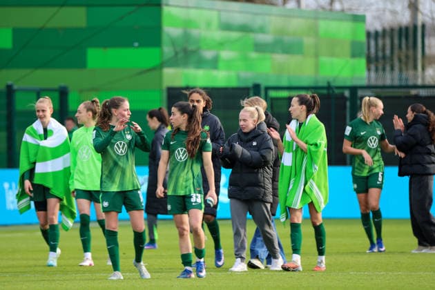 Wolfsburg, Germany 29 March 2026 1 Womens Bundesliga 22 Matchday VfL Wolfsburg vs Union Berlin In the picture The players of VfL Wolfsburg at the final round after the draw against Union Berlin Copyright: HMBxMedia MadeleinexFantini