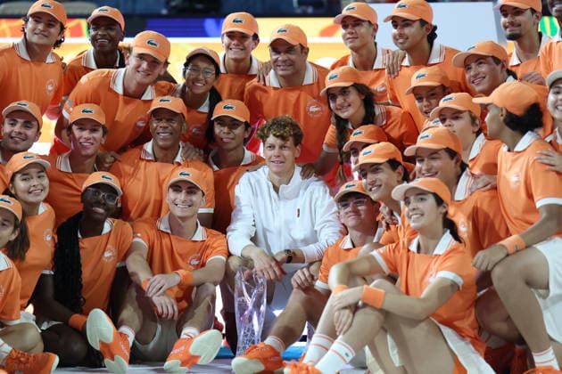 March 29, 2026, Miami Gardens, Florida, USA: JANNIK SINNER (ITA) poses with his trophy and the ball kids after winning his men s singles finals match against JIRI LEHECKA (CZE), at the Miami Open at Hard Rock Stadium in Miami Gardens, Florida. JANNIK SINNER (ITA) won the menÃ¢â‚¬â ¢s singles title after defeating JIRI LEHECKA (CZE) 6:4, 6:4. Tennis 2026: ATP, Tennis Herren Miami Open: Singles Finals: SINNER 6:4, 6:4 LEHECKA  - ZUMAv151 20260329_zsp_v151_113 Copyright: xLorenzoxVasquezx