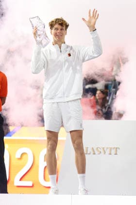 March 29, 2026, Miami Gardens, Florida, USA: JANNIK SINNER (ITA) holds his trophy after winning his men s singles finals match against JIRI LEHECKA (CZE), at the Miami Open at Hard Rock Stadium in Miami Gardens, Florida. JANNIK SINNER (ITA) won the menÃ¢â‚¬â ¢s singles title after defeating JIRI LEHECKA (CZE) 6:4, 6:4. Tennis 2026: ATP, Tennis Herren Miami Open: Singles Finals: SINNER 6:4, 6:4 LEHECKA  - ZUMAv151 20260329_zsp_v151_122 Copyright: xLorenzoxVasquezx