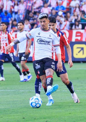 March 29, 2026, Los Angeles, California, USA: Diego GonzoÂ¡lez 11 of the Atlas FC passes the ball during the Clasico Tapatio game against the Chivas de Guadalajara on Sunday March 29, 2026 at the BMO Stadium in Los Angeles, California. Chivas defeats Atlas FC, 1-0. ARIANA RUIZ PI Chivas Defeats Atlas FC, 1-0  - ZUMAp124 20260329_zaa_p124_010 Copyright: xArianaxRuizx
