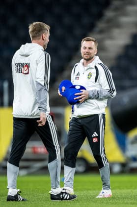 260330 Assistant coach Sebastian Larsson and head coach Graham Potter of the Swedish national football team at a training session on March 30, 2026 in Stockholm Photo Jesper Zerman BILDBYRAN kod JZ JZ0693 fotboll football soccer fotball vm kval kval fifa world cup qualifier qualifier träning practice training sverige sweden sverige a bbeng  Copyright: JESPERxZERMAN BB260330JZ003
