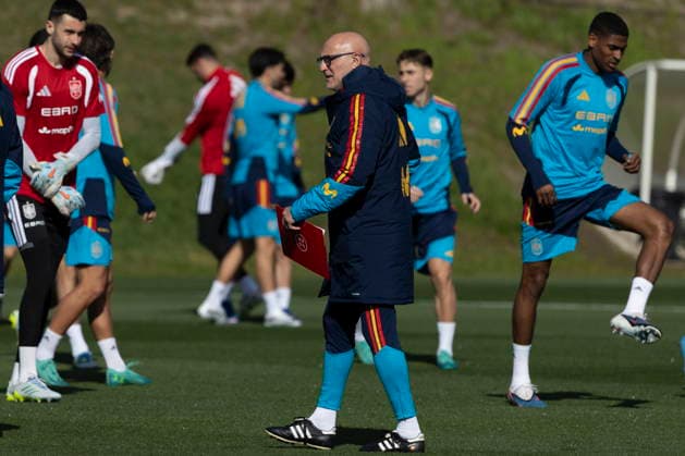 Spanish national team, Nationalteam training session Spanish National team head coach Luis de la Fuente leads the training session at the Soccer City of Las Rozas, Madrid, Spain, 30 March 2026. Spain will face Egypt in a friendly match on 31 March. LAS ROZAS (Madrid) Spain  Copyright: xSERGIOxPEREZx