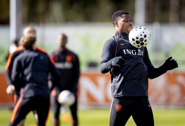 ZEIST - Denzel Dumfries during a training session of the Dutch national team, Nationalteam in the run-up to a friendly match against Ecuador. KOEN VAN WEEL ANP xVIxANPxSportx xxANPxIVx 554726575 originalFilename: 554726575.jpg