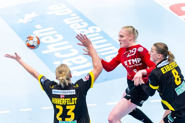 29 03 2026, GER, Handball, Women, Season 2025 2026, EHF European League, Quarter-finals, Thueringer HC Nykobing Falster Handbold Nanna Hinnerfeldt Andersen Nykobing Falster Handbold , Johanna Reichert Thueringer HC,29 , Stine Eiberg Jorgensen Nykobing Falster Handbold 99947 Bad Langensalza Salza Halle Sporthalle Mehrz Thüringen Germany