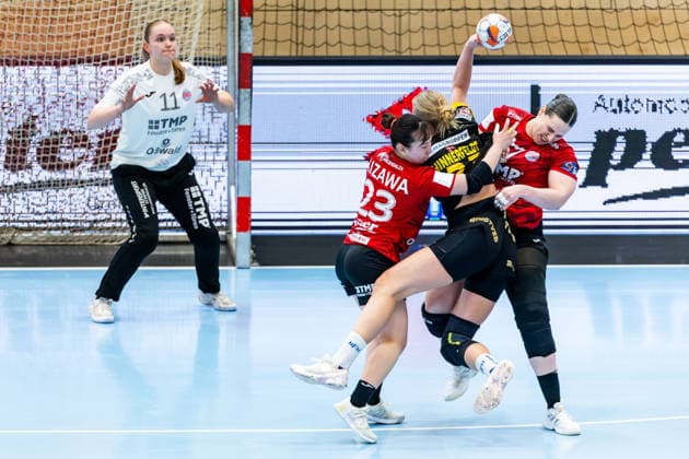 29 03 2026, GER, Handball, Women, Season 2025 2026, EHF European League, Quarter-finals, Thueringer HC Nykobing Falster Handbold Natsuki Aizawa Thueringer HC,23 , Nanna Hinnerfeldt Andersen Nykobing Falster Handbold , Josefine Hanfland Thueringer HC,57 99947 Bad Langensalza Salza Halle Sporthalle Mehrz Thüringen Germany