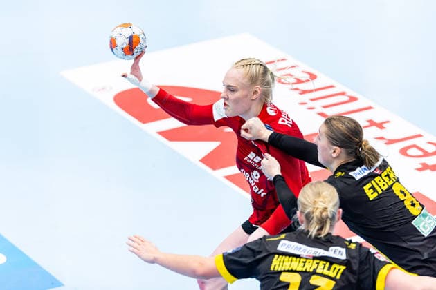 29 03 2026, GER, Handball, Women, Season 2025 2026, EHF European League, Quarter-finals, Thueringer HC Nykobing Falster Handbold Johanna Reichert Thueringer HC,29 , Stine Eiberg Jorgensen Nykobing Falster Handbold , Nanna Hinnerfeldt Andersen Nykobing Falster Handbold 99947 Bad Langensalza Salza Halle Sporthalle Mehrz Thüringen Germany