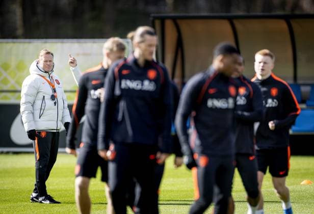 ZEIST - National coach Ronald Koeman during a training session of the Dutch national team, Nationalteam in the run-up to a friendly match against Ecuador. KOEN VAN WEEL ANP xVIxANPxSportx xxANPxIVx 554729128 originalFilename: 554729128.jpg