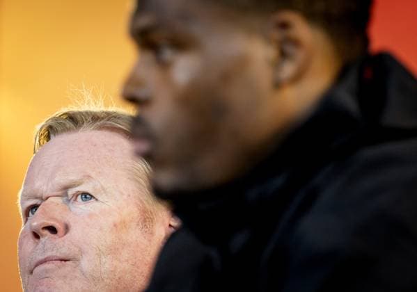 ZEIST - National coach Ronald Koeman and Denzel Dumfries of the Dutch national team, Nationalteam look ahead to the friendly match against Ecuador. KOEN VAN WEEL ANP xVIxANPxSportx xxANPxIVx 554734226 originalFilename: 554734226.jpg