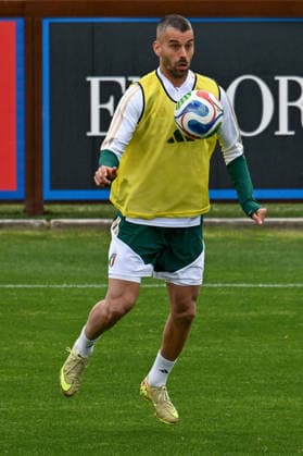 foto IPP lisa guglielmi Coverciano - Firenze 30-03-2026 Raduno della Nazionale di Calcio dell Italia nella foto Leonardo Spinazzola italy photo press world copyright italy ITALY  Copyright: xR4924_italyphotopressx