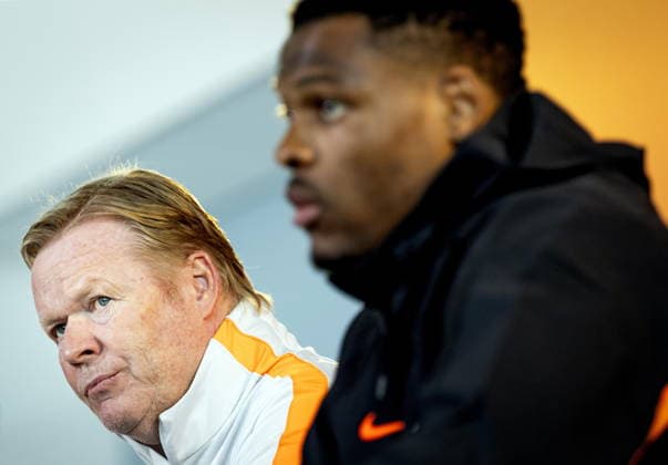Netherlands national team, Nationalteam training and press conference, PK, Pressekonferenz Netherlands national soccer team coach Ronald Koeman (L) and player Denzel Dumfries during a press conference in Zeist, the Netherlands, 30 March 2026. The Netherlands play Ecuador in a friendyl match on 31 March. Zeist Netherlands  Copyright: xKoenxvanxWeelx