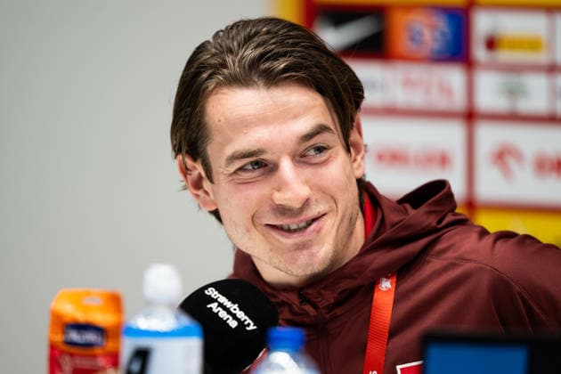 260330 Jakub Kaminski of the Polish national football team at a press conference on March 30, 2026 in Stockholm Photo Jesper Zerman BILDBYRAN kod JZ JZ0695 fotboll football soccer fotball vm kval kval fifa world cup qualifier qualifier presskonferens press conference polen poland bbeng  Copyright: JESPERxZERMAN BB260330JZ063