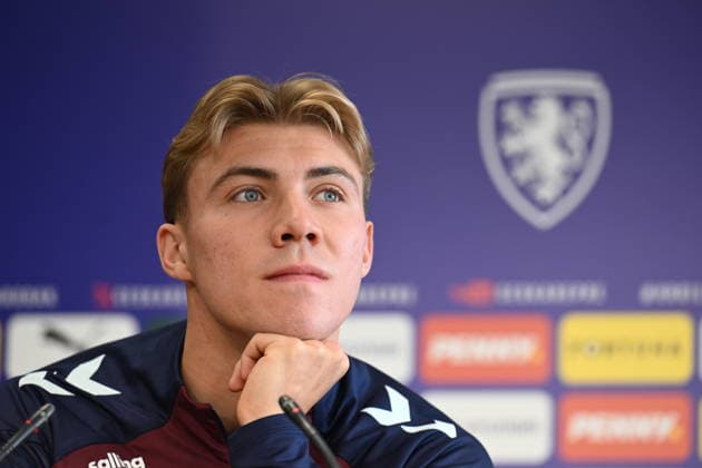 Soccer player of Denmark Arasmus Hoylund speaks during the press conference, PK, Pressekonferenz prior to the European playoff final on advancement to World Cup Czechia vs Denmark in Prague, Czech Republic, March 30, 2026. (CTKxPhoto MichalxKamaryt) CTKPhotoP2026033005851  CTKPhotoP2026033005851