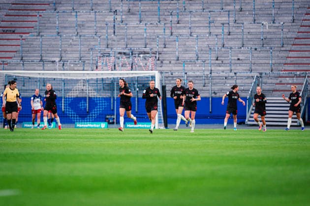 Google Pixel Womens Bundesliga Hamburger SV vs Bayer 04 Leverkusen, 30 03 2026 GOAL, CHEER by Vanessa Fudalla Bayer 04 Leverkusen, 21 Soccer, Google Pixel Womens Bundesliga, 22 Matchday Hamburger SV vs Bayer 04 Leverkusen on 30 03 2026 at Volksparkstadion, Hamburg DFB REGULATIONS PROHIBIT ANY USE OF PHOTOGRAPHS AS IMAGE SEQUENCES AND OR QUASI VIDEO Copyright: xBEAUTIFULxSPORTS Tonhäuserx