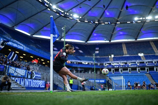 Soccer I Women I Season 2025 2026 I Bundesliga I 22 Matchday I Hamburger SV Bayer 04 Leverkusen I 30 03 2026 Corner kick Estrella Merino Gonzalez 10, Bayer 04 Leverkusen Hamburg Volkspark, Volksparkstadion, Stadium, Volkspark Stadion Hamburg Germany Copyright: xLobeca FelixxSchlikisx