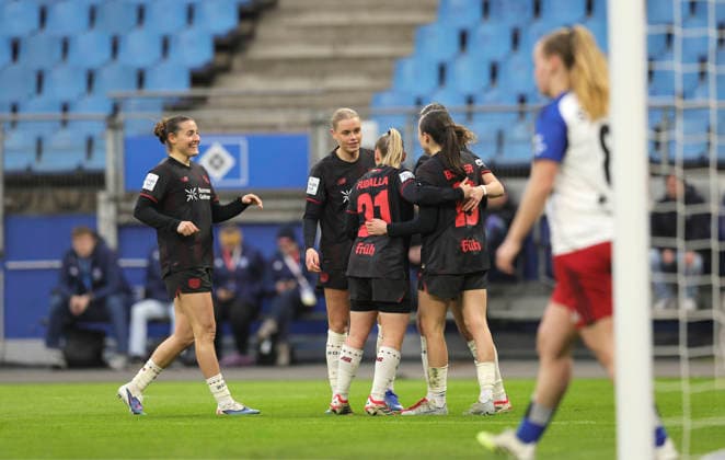 Photo Goal celebration at Leverkusen after Katharina PILJICs 1 2 goal , top left congratulates Cornelia KRAMER Fußball Pixel Bundesliga der Frauen am Mo 30 03 2026 Hamburger SV Bayer 04 Leverkusen