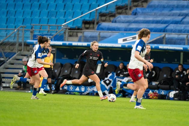 HAMBURG, GERMANY - MARCH 30: Sofie Zdebel (16 Bayer 04 Leverkusen) during the Google Pixel Frauen-Bundesliga between Hamburger SV and Bayer 04 Leverkusen at Stadion Hoheluft on March 30, 2026 in Hamburg, Germany. (Photo by Qianru Zhang Press Photo) Copyright: xQianruxZhang SPPx Sportspressphoto_SPR121816