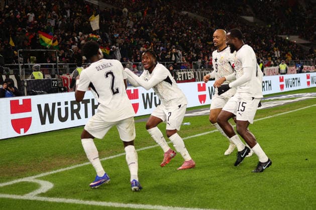 Stuttgart, Fußball Länderspiel Deutschland vs. Ghana, die Spieler aus Ghana jubeln nach dem Tor zum 1:1 *** Stuttgart, international soccer match Germany vs. Ghana, the players from Ghana cheer after the goal for 1 1