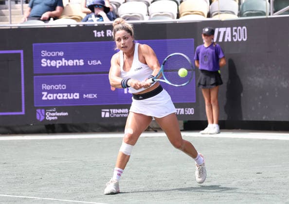 March 30, 2026, Charleston, South Carolina, USA: RENATA ZARAZUA of Mexico during the match against S. Stephens of USA in first round of tennis tournament WTA, Tennis Damen 500 Charleston Open. Zarazua won 6:2, 6:0. Charleston USA - ZUMAc278 20260330_zsp_c278_001 Copyright: xMarcinxCholewinskix