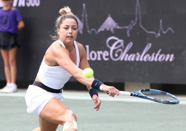 March 30, 2026, Charleston, South Carolina, USA: RENATA ZARAZUA of Mexico during the match against S. Stephens of USA in first round of tennis tournament WTA, Tennis Damen 500 Charleston Open. Zarazua won 6:2, 6:0. Charleston USA - ZUMAc278 20260330_zsp_c278_005 Copyright: xMarcinxCholewinskix