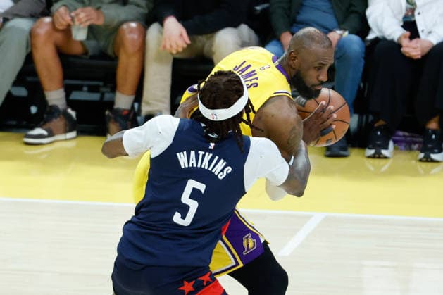 LOS ANGELES, CA - MARCH 30: Los Angeles Lakers forward LeBron James (23) matches up with Washington Wizards guard Jamir Watkins (5) during the Washington Wizards vs Los Angeles Lakers game on March 30, 2026, at Crypto.com Arena in Los Angeles, CA. (Photo by Jevone Moore Icon Sportswire) NBA, Basketball Herren, USA MAR 30 Washington Wizards at Los Angeles Lakers EDITORIAL USE ONLY Icon20260330055