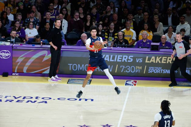 LOS ANGELES, CA - MARCH 30: Washington Wizards guard Will Riley (27) saves a ball from back court during the Washington Wizards vs Los Angeles Lakers game on March 30, 2026, at Crypto.com Arena in Los Angeles, CA. (Photo by Jevone Moore Icon Sportswire) NBA, Basketball Herren, USA MAR 30 Washington Wizards at Los Angeles Lakers EDITORIAL USE ONLY Icon20260330014