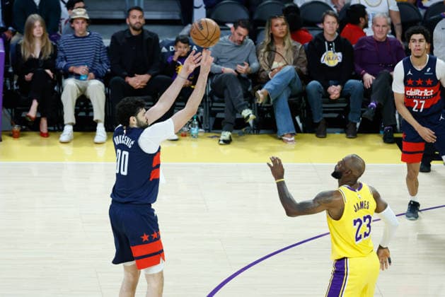 LOS ANGELES, CA - MARCH 30:Washington Wizards forward Tristan Vukcevic (00) shoots the ball during the Washington Wizards vs Los Angeles Lakers game on March 30, 2026, at Crypto.com Arena in Los Angeles, CA. (Photo by Jevone Moore Icon Sportswire) NBA, Basketball Herren, USA MAR 30 Washington Wizards at Los Angeles Lakers EDITORIAL USE ONLY Icon20260330029