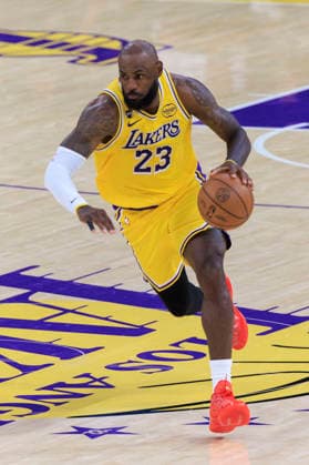 March 30, 2026, Los Angeles, California, USA: LeBron James 23 of the Los Angeles Lakers during their regular season NBA, Basketball Herren, USA game against the Washington Wizards on Monday March 30, 2026 at Crypto.com Arena in Los Angeles, California. Lakers defeat Wizards, 120-101. ARIANA RUIZ PI Los Angeles USA - ZUMAp124 20260330_zaa_p124_004 Copyright: xArianaxRuizx