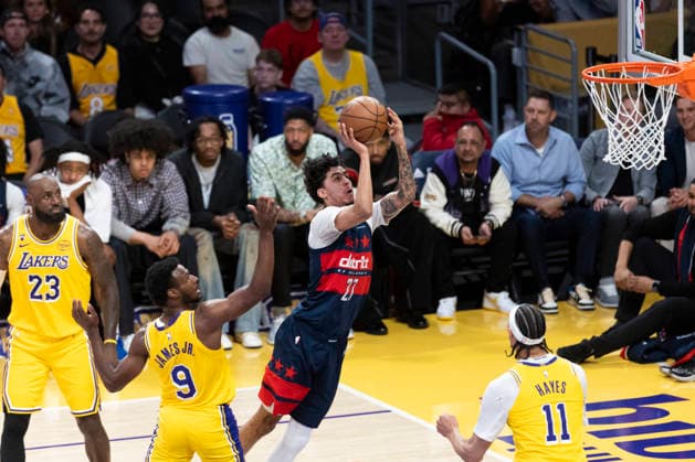 NBA, Basketball Herren, USA 2026: Lakers 120:101 Wizards - 30 Mar 2026 Washington Wizards’ Will Riley (27) shoots against the Los Angeles Lakers during an NBA basketball game at Crypto.com Arena on Monday, March 30, 2026 in Los Angeles. Los Angeles United States Copyright: xRingoxChiux xSOPAxImagesx 20260330RC.Lakers025