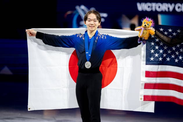 Men Free Skating - ISU Figure skating, Eiskunstlauf World Championships 2026. Yuma Kagiyama of Japan celebrates winning the silver medal during the ISU Figure Skating World Championships 2026 at the O2 Arena in Prague, Czech Republic, on March 28, 2026. Prague Czech Republic  Copyright: xMarcinxGolbax originalFilename:golba-menfrees260328_npJ6s.jpg